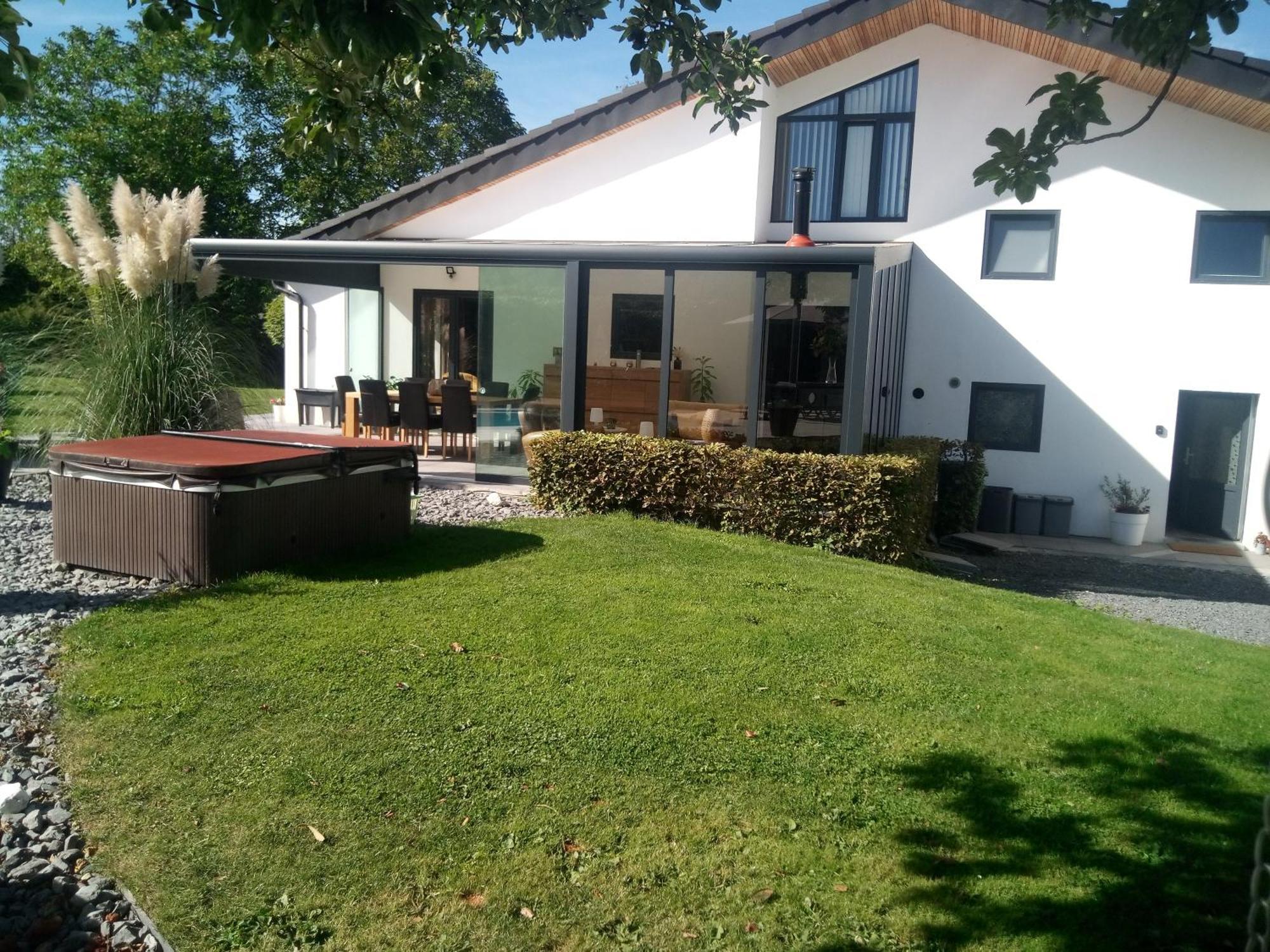L'écurie gîte Spa Extérieur photo